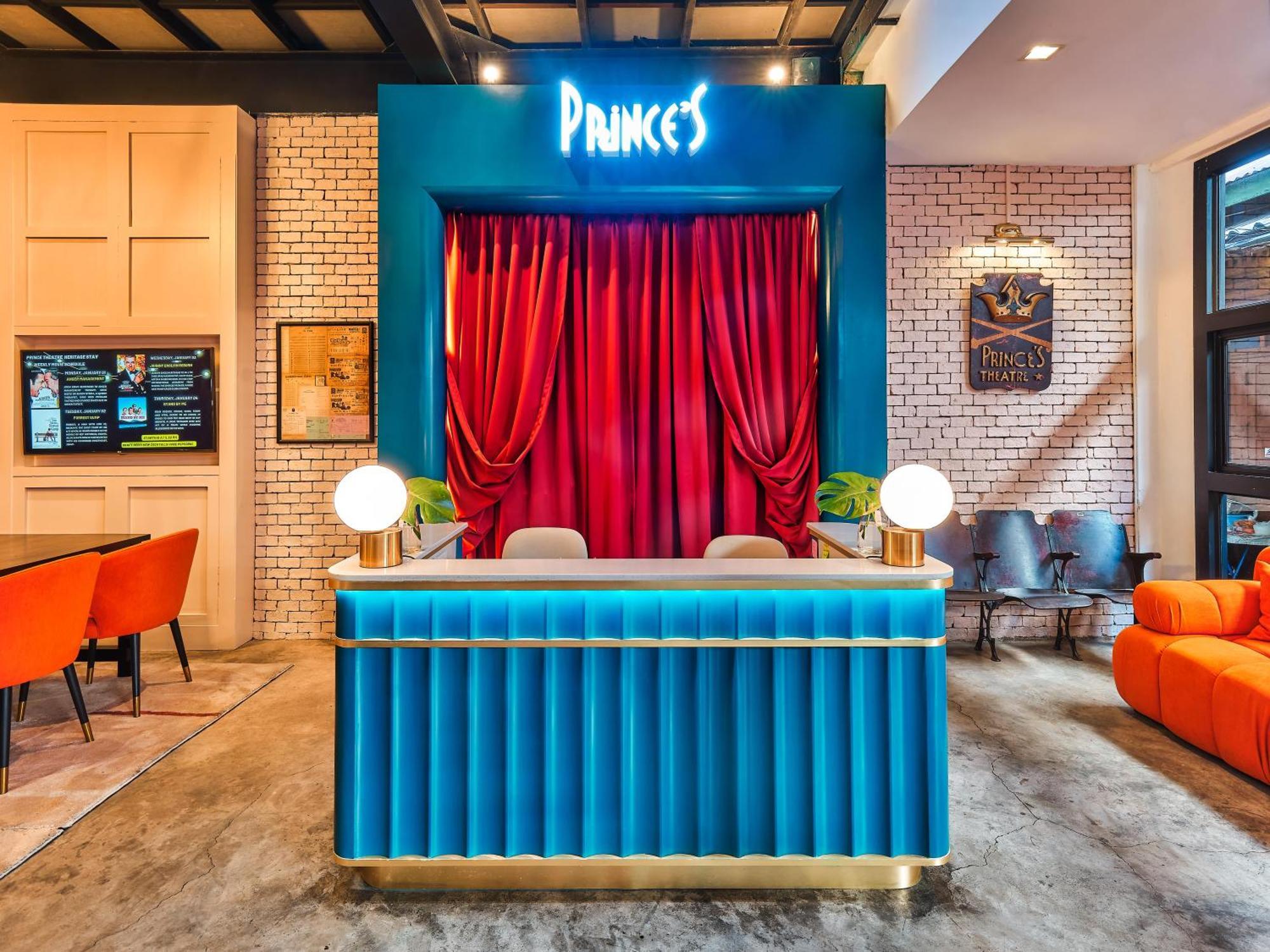 Prince Theatre Heritage Stay Hostel - Silom Bangkok Exterior photo